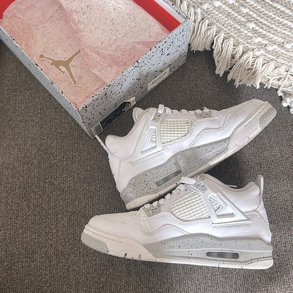 Air Jordan 4 Retro Tech White (Oreo 4’s) - Picture 3 of 6